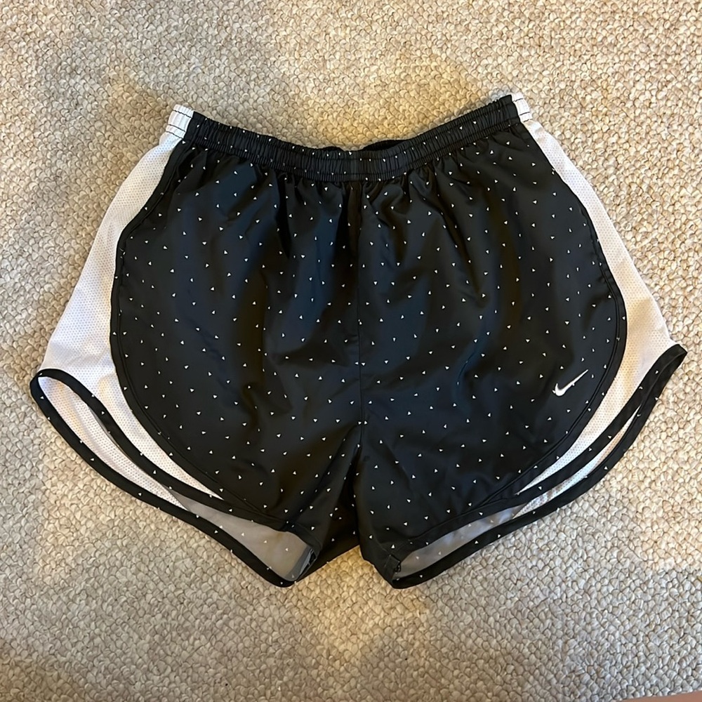 Nike Tempo Dri-fit running shorts | black athletic shorts with built in liner
